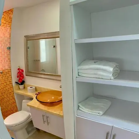 Apartamento Al-4 Frente Al Mar Con Balcon Aire Acondicionado Y Wifi Apartamento *